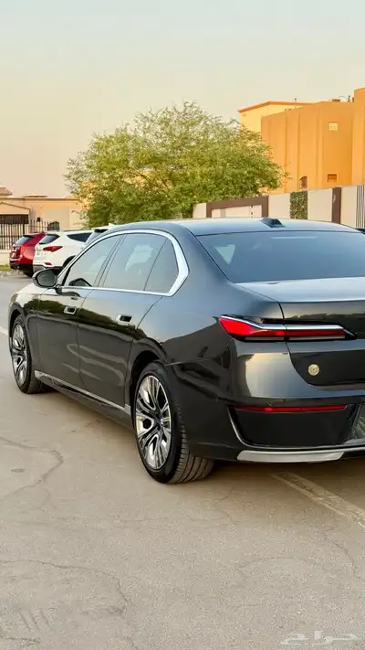 بس ام دبليو 735 رصاصي غامق 2023 ناغي index