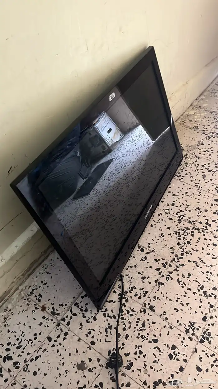 شاشه تلفاز . 45 بوصة .. نوع NIKAl 1