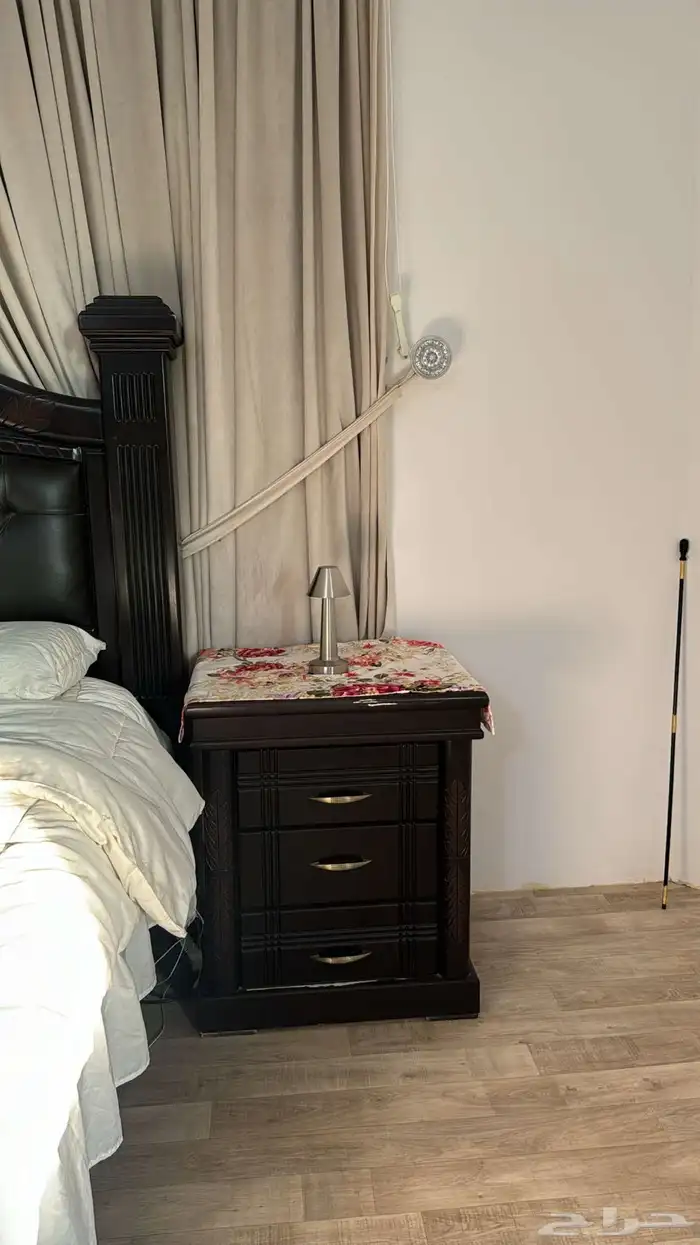 غرفة مع تسريحة للبيع 2