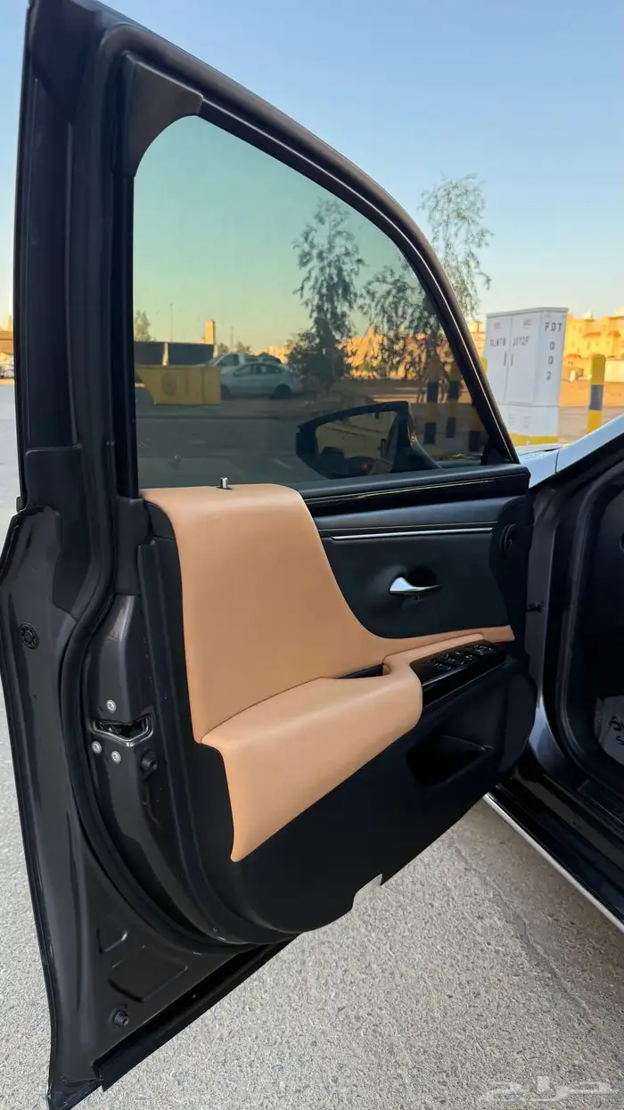 لكزز 2023 ES350 بحالة الوكاله 9