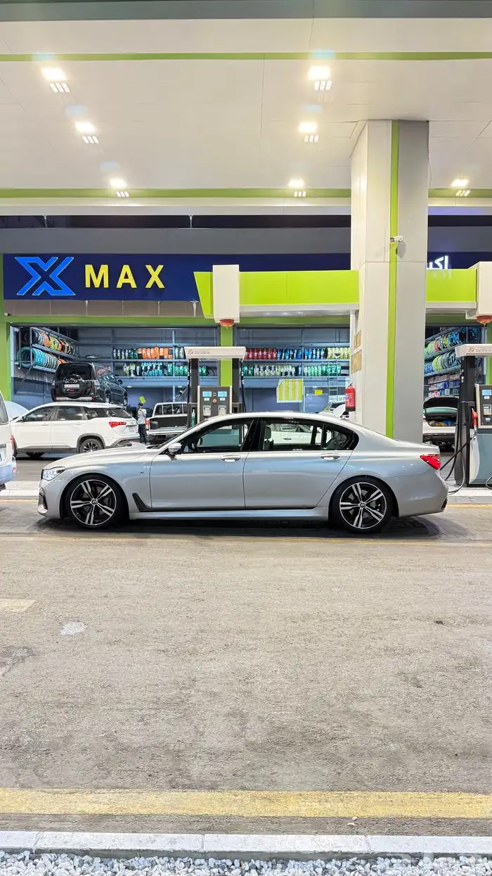 بي ام دبليو 740 M 4