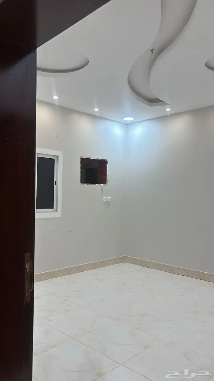 للإيجار   ملحق جديد وفاخر بحي الفلاح 5