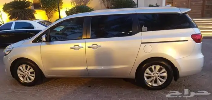 كيا كرنفال 2018 استاندر وكالة بدون جرام بوهيه حالة ممتازه 4