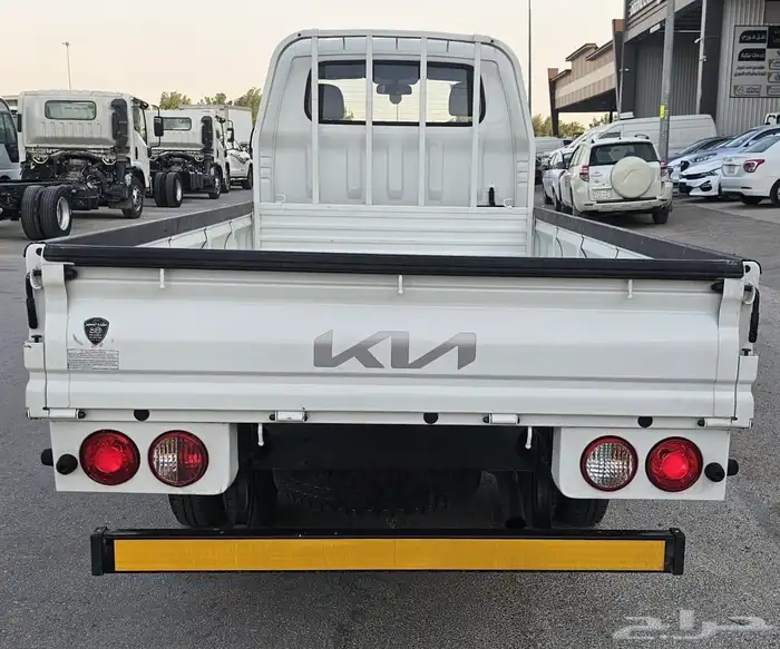 دينا كيا 2023 بينجو K4000 مستعمل   عداد قليل 3