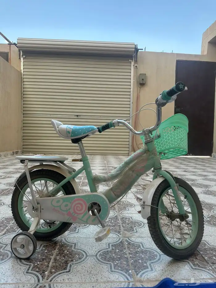 2 دراجة أطفال. 1 سكوتر. 1 كرسي حمام 3