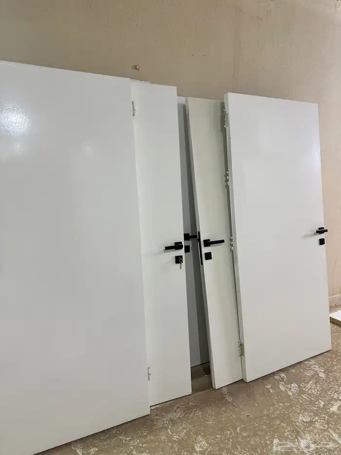 ابواب خشب مع مسكات عدد8 2