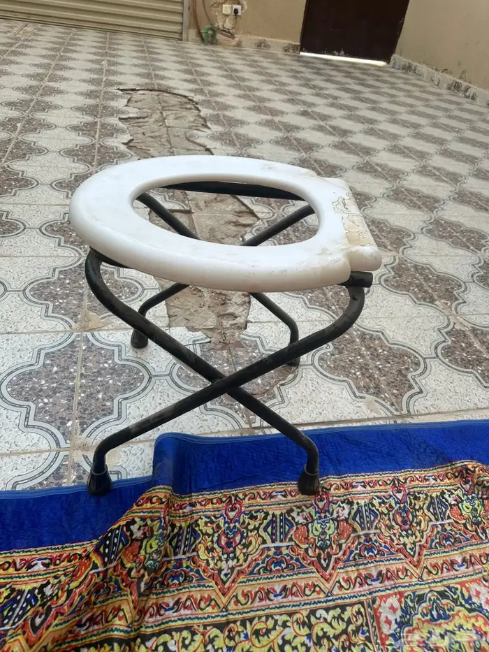 2 دراجة أطفال. 1 سكوتر. 1 كرسي حمام 2