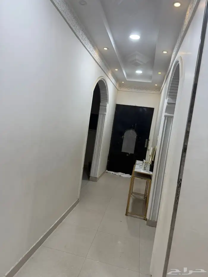 للايجار دور ارضي بالشروق 6