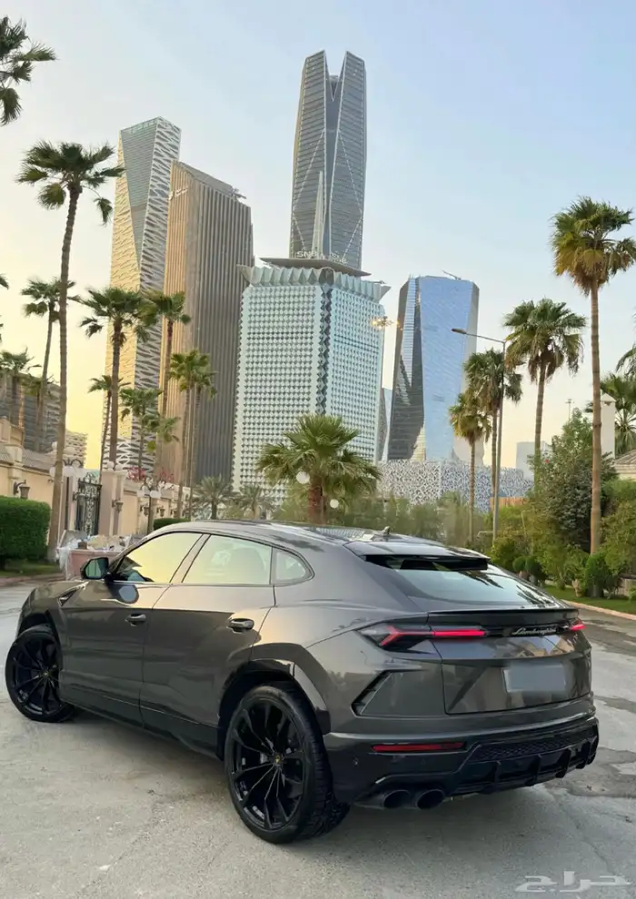 لامبورجيني اورس Lamborghini Urus 2