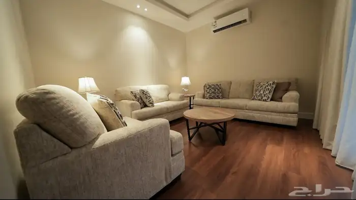 شقه للايجار حي النرجس 42