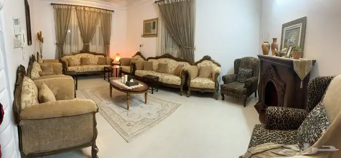 كتب مجلس مع الستائر 0