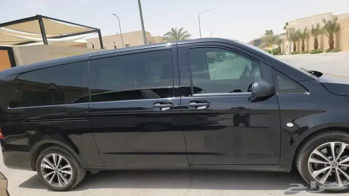فان مرسيدس V280 2023 بحالة نظيفة 1
