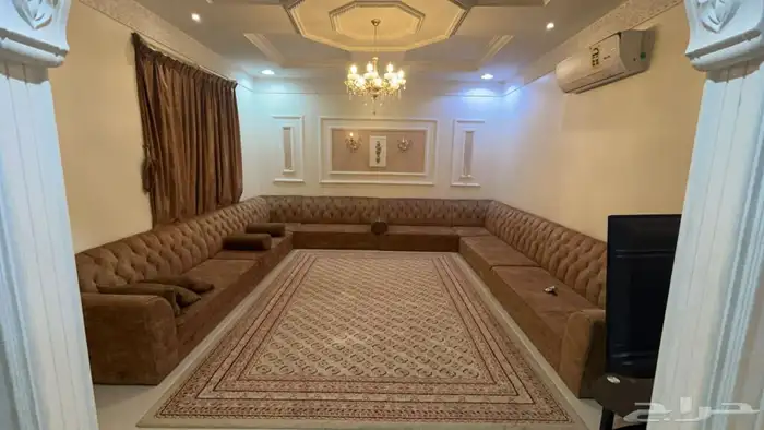 فلة للبيع حي اشبيلية 8
