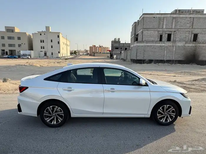 تويوتا يارس 2023 YX اعلا فئه 3