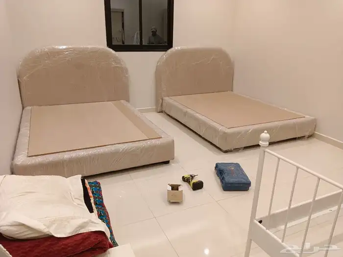 طاولات خدمه غرف نوم ديكورات للجدران 68