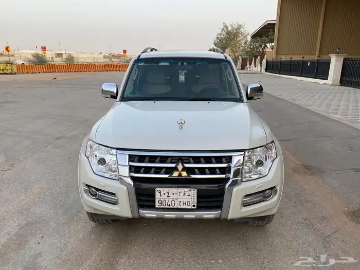 باجيرو 2020 فل كامل علامة ذهبية سعودي 0