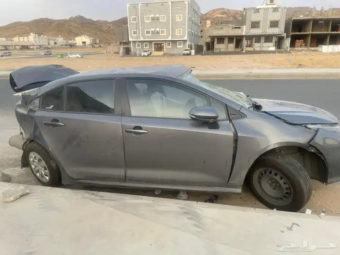 كرولا موديل 2023 مصدومه البيع لاعلى سومه 2