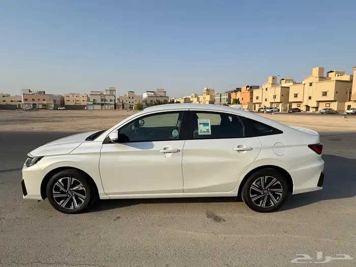 تويوتا يارس 2023 YX اعلا فئه 1