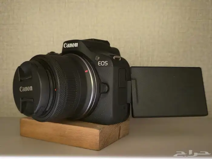كاميرا Canon R50 بعدسة RF 18-45mm 0