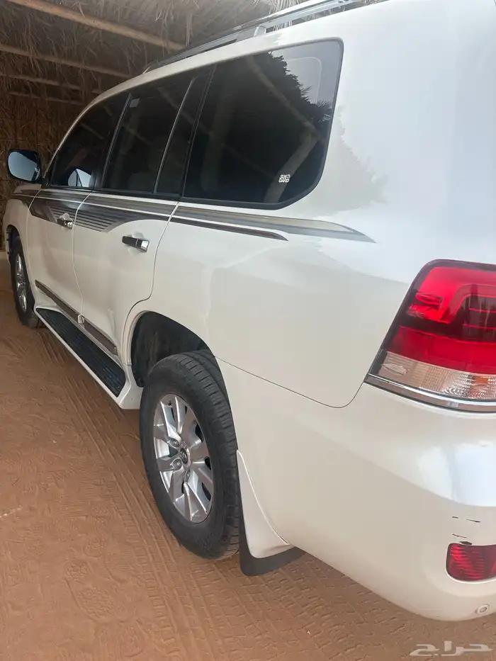 جيب لاند كروزر GXR 2020 ديزل فتحة المريات تسفط كاميرا 3