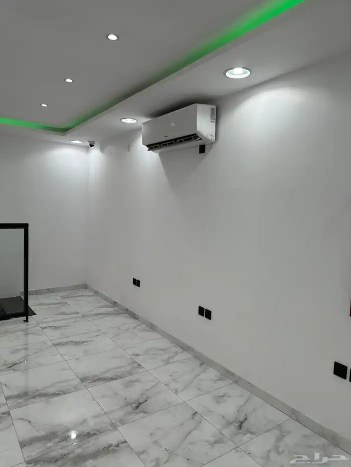 محل جوالات للتقبيل 8