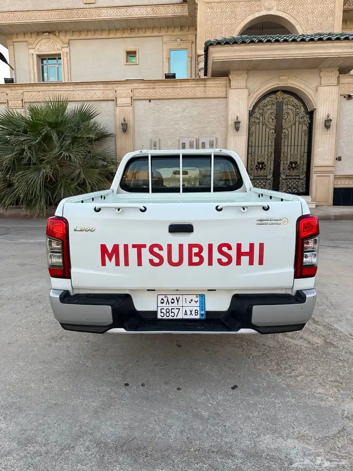 متسوبيشي L200 2022 بنزين 3