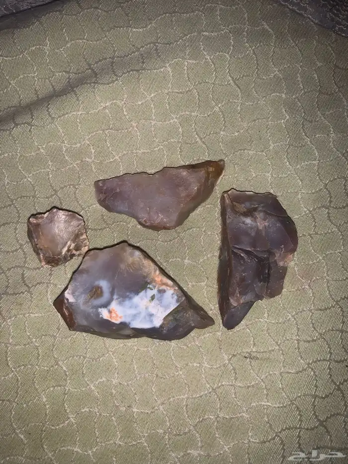 يوجد أنواع احجار كريمه للبيع 0