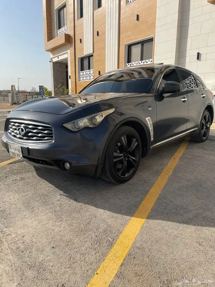 للبيع جيب انفنيتي FX35 2