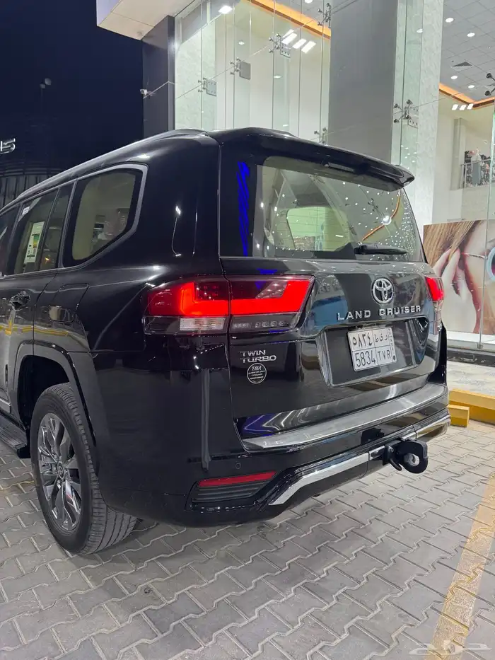 جكسار L3 اسود بنزين 2025 شبه اصفار عداد 8 الاف 4