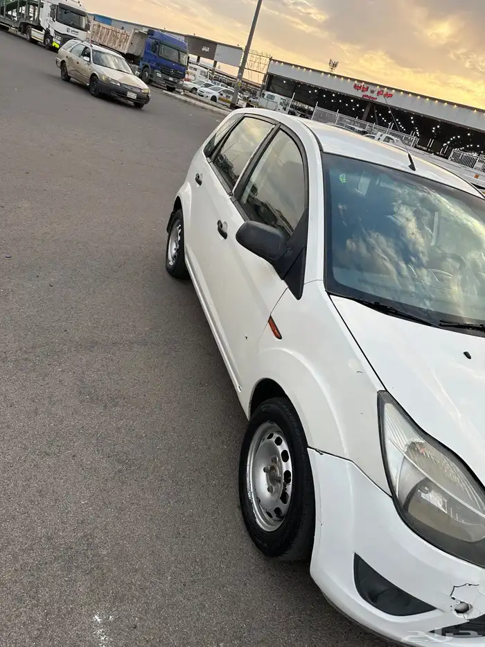 Ford Figo 2012 1