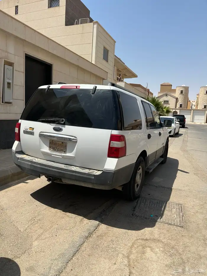 سياره فور اكسبديشن 1