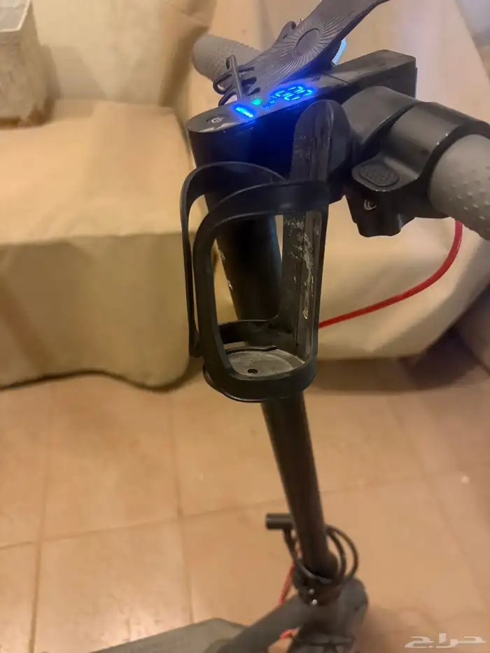 سكوتر كهربائي ما يعاني من شي 3