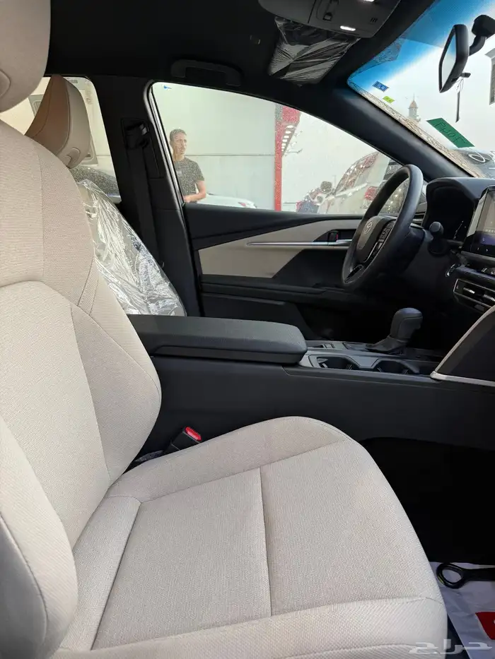 كامري E استاندر 2025 اسود اصفار 19