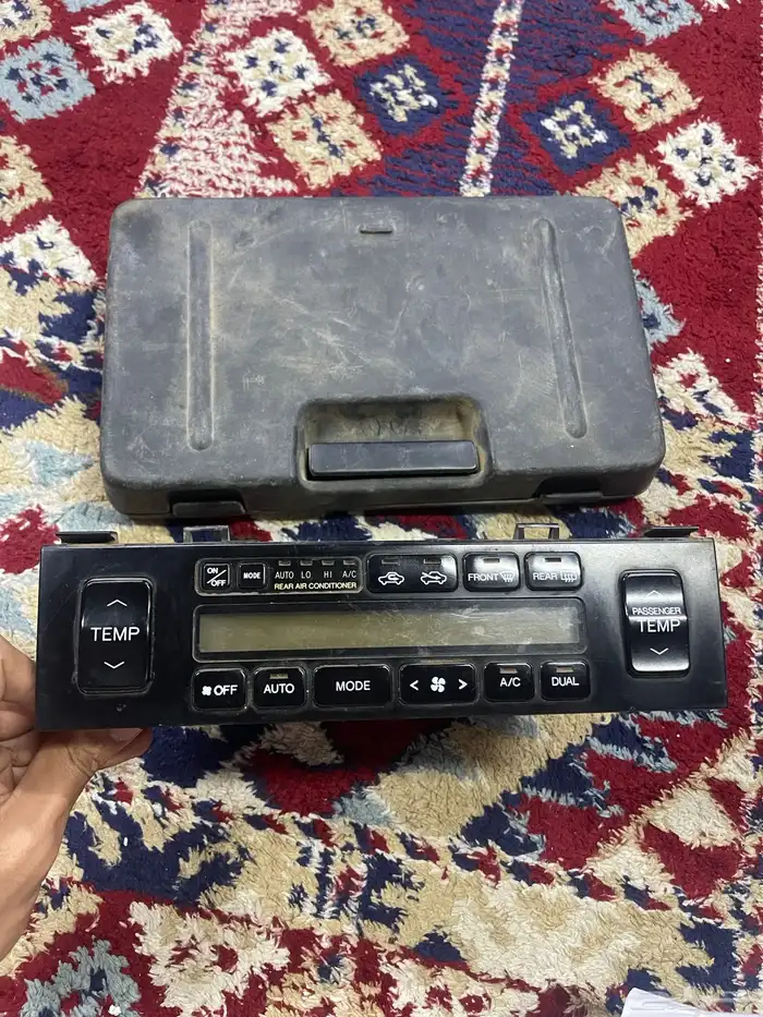 قطع لكزس 400 تحكم مكيف سعودي وشنطه عده 0