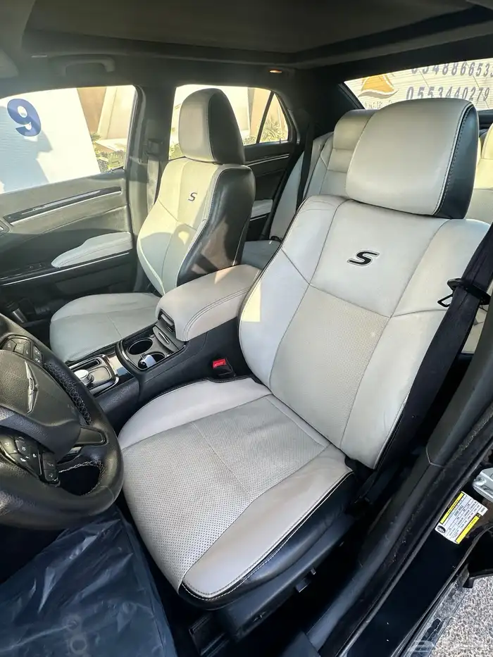 كرايزلر 300S V8 موديل 2017 5
