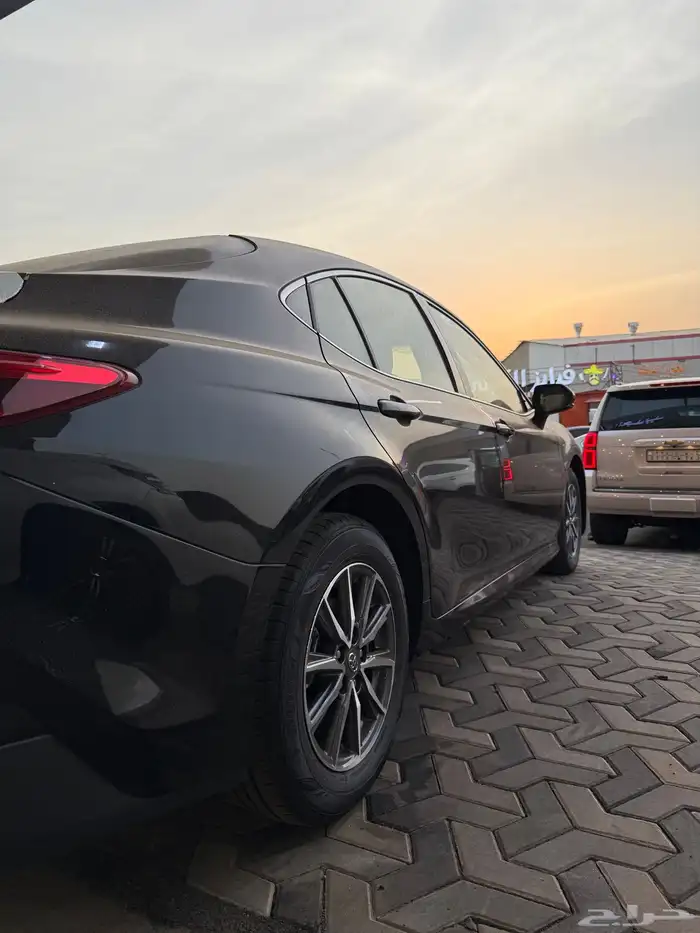 كامري E استاندر 2025 اسود اصفار 11