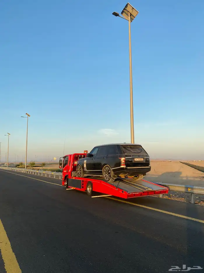 سطحه داخل املج وخارجها لنقل سيارات المتعطله والجديده 0