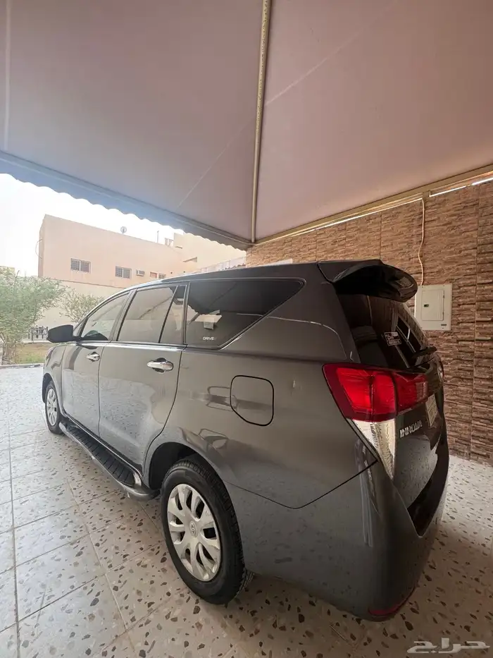 تويوتا انوفا 2019 رصاصي 0