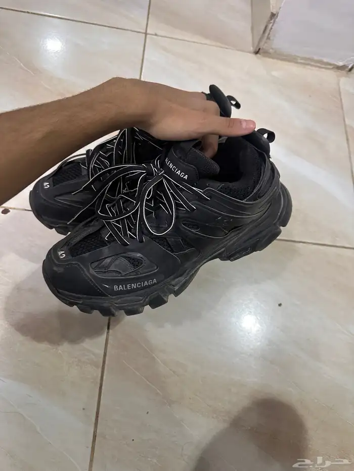 جزمة بلنسياقا مقاس 42 1
