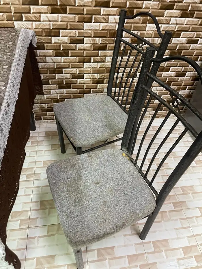 للبيع طاولة طعام 3