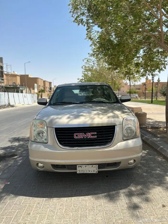 جمس يوكن 2010 ذهبي 0