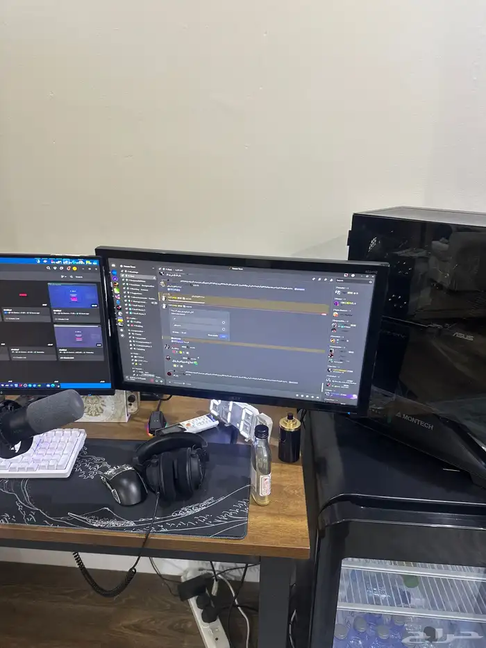 للبيع pc مع شاشتين و ماوس و كيبورد 1