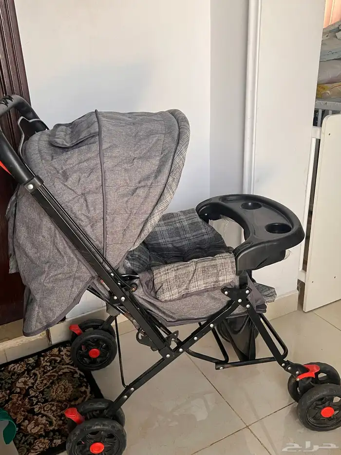 سرير اطفال و عربة اطفال 2