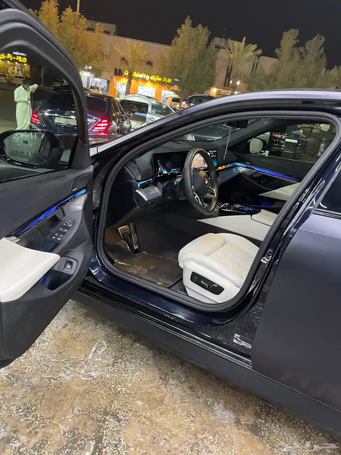 BMW 520i MKit 2025 للتنازل 9