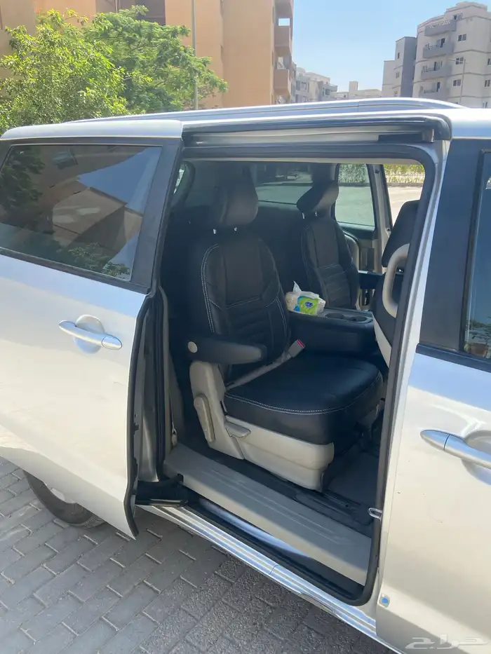 كيا كرنفال 2018 استاندر وكالة بدون جرام بوهيه حالة ممتازه 10