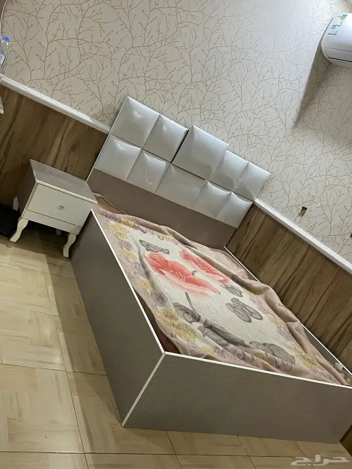 سرير مع دولاب وتسريحه 0