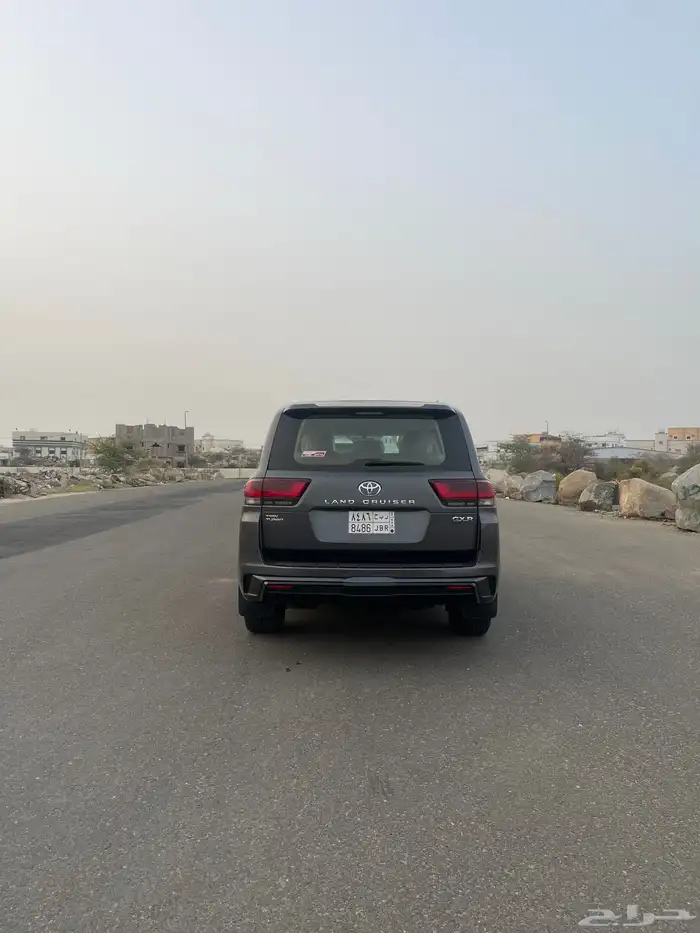 لاندكروزر 2023 L2 بنزين 3