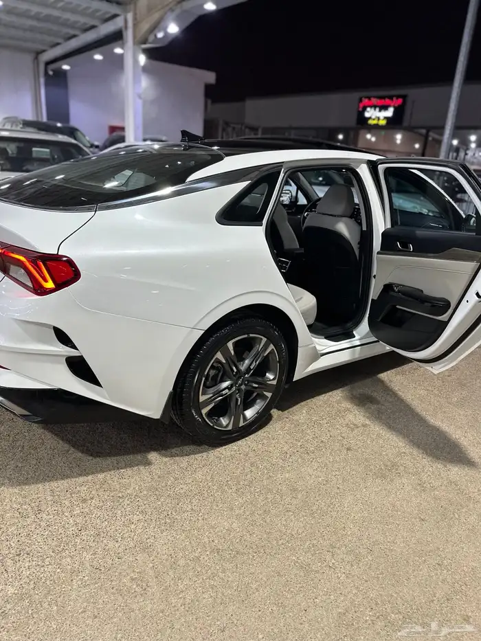 كيا K5 2022 نص فل وكالة مشروط 21