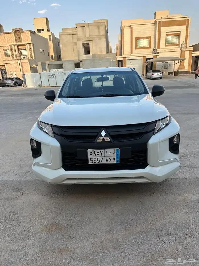 متسوبيشي L200 2022 بنزين 1