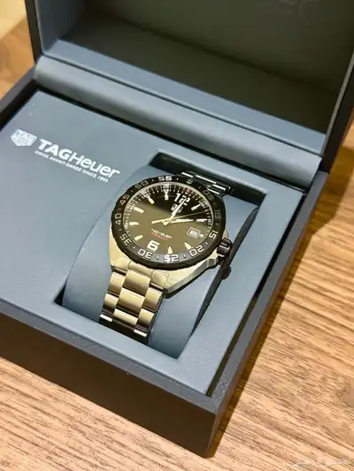 TAG HEUER FORMULA 1 DATE - New not worn جديدة index